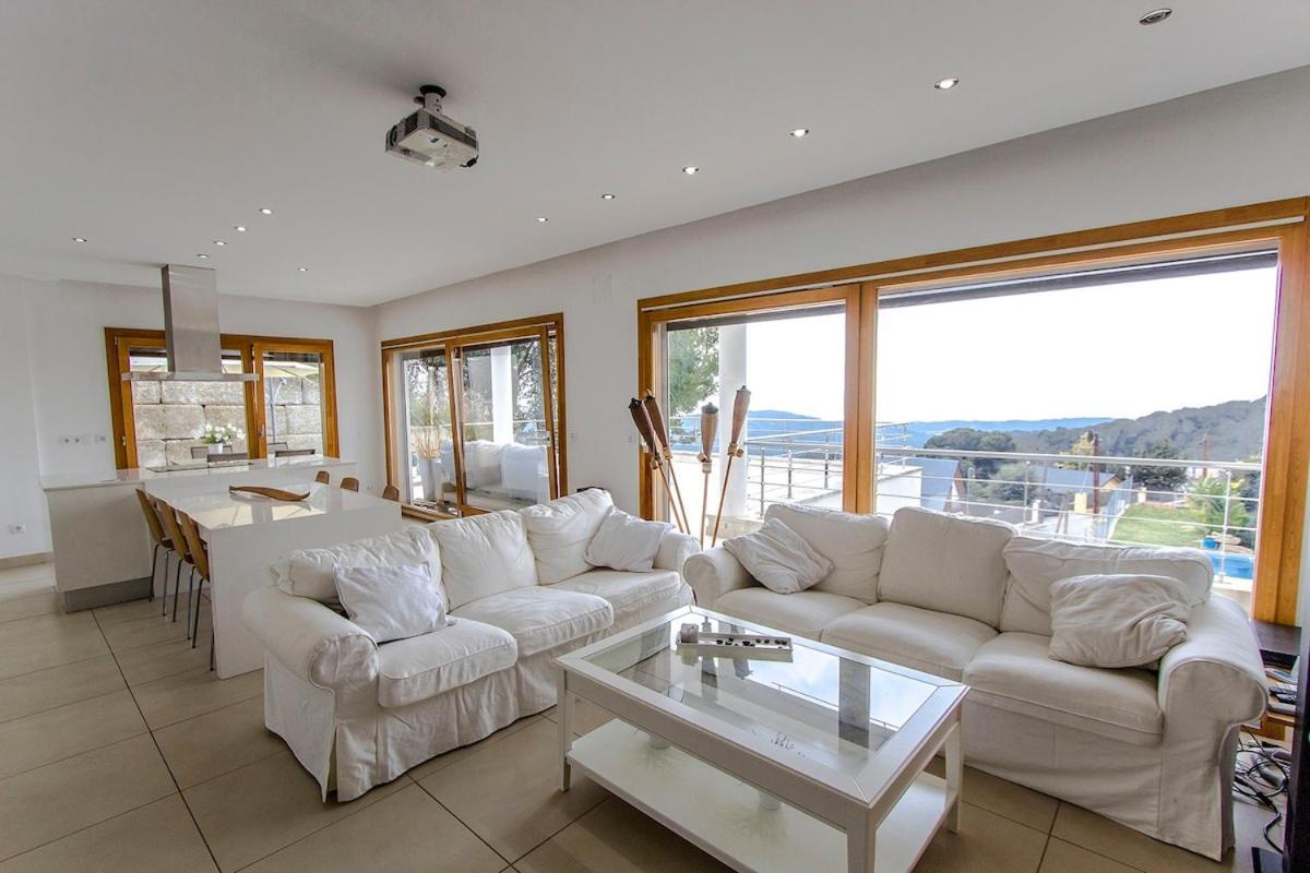 Catalunya Casas Modern Magnificence , Only A Few Km To The Beach! Sant Cebrià de Vallalta المظهر الخارجي الصورة